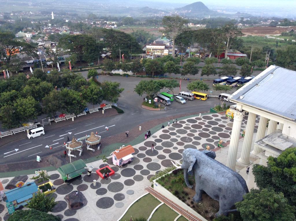 Pohon Inn Hotel Malang Eksteriør bilde